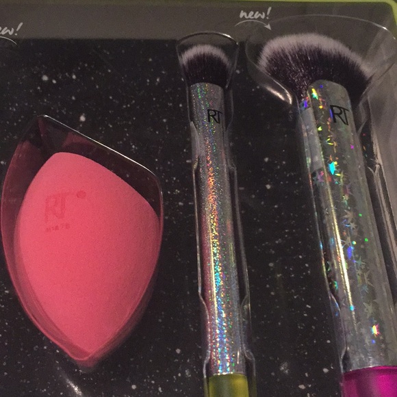 NIB - Real Techniques Neon Lights Set. BUNDLE - Picture 3 of 4